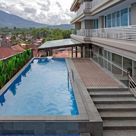 Hotel Santika Bukittinggi Exterior foto